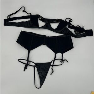 Frederick's of Hollywood Kamila Black and Gold Lingerie Women’s Large